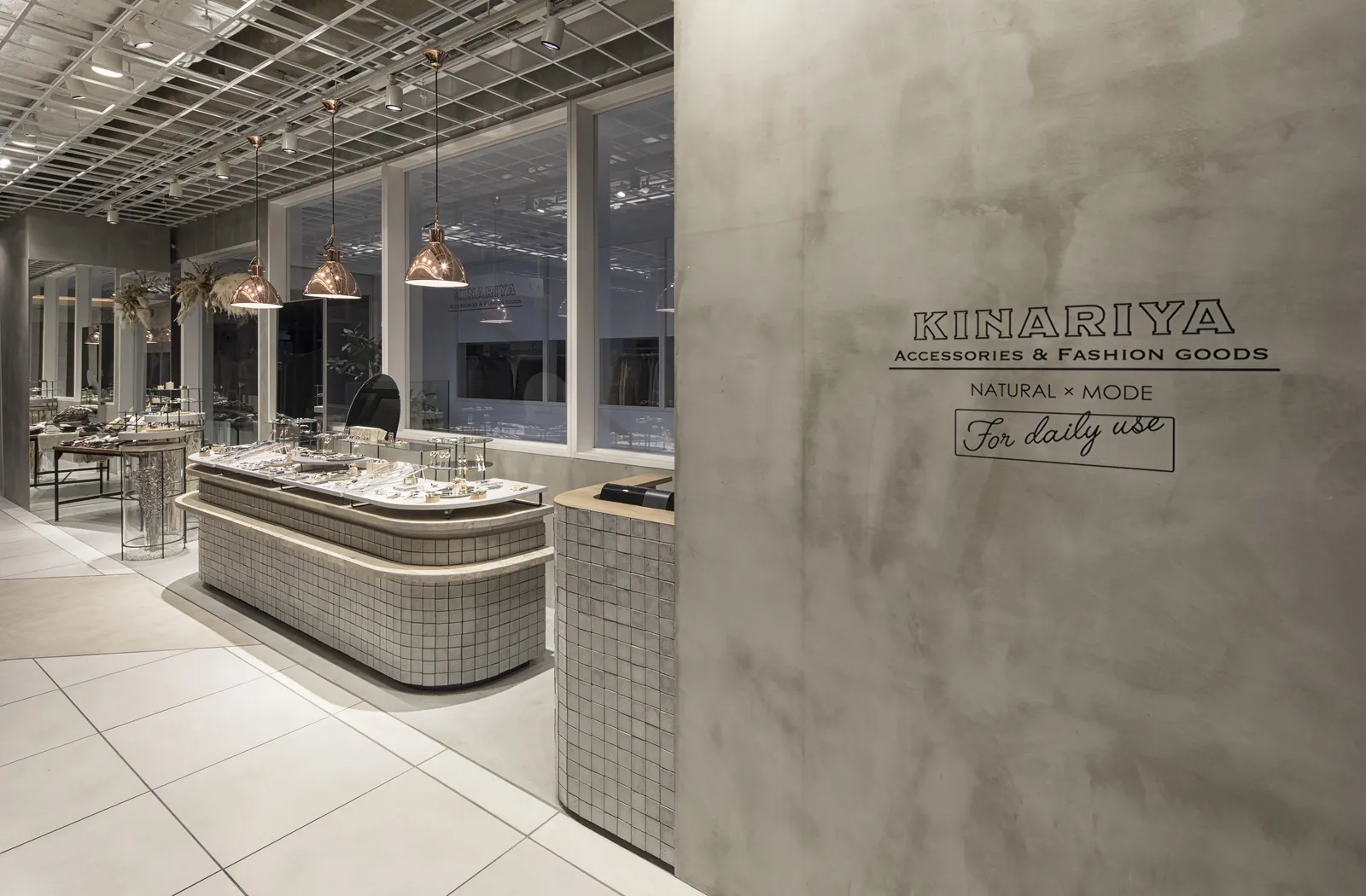 KINARIYA ニュウマン新宿店　服飾雑貨店 写真2